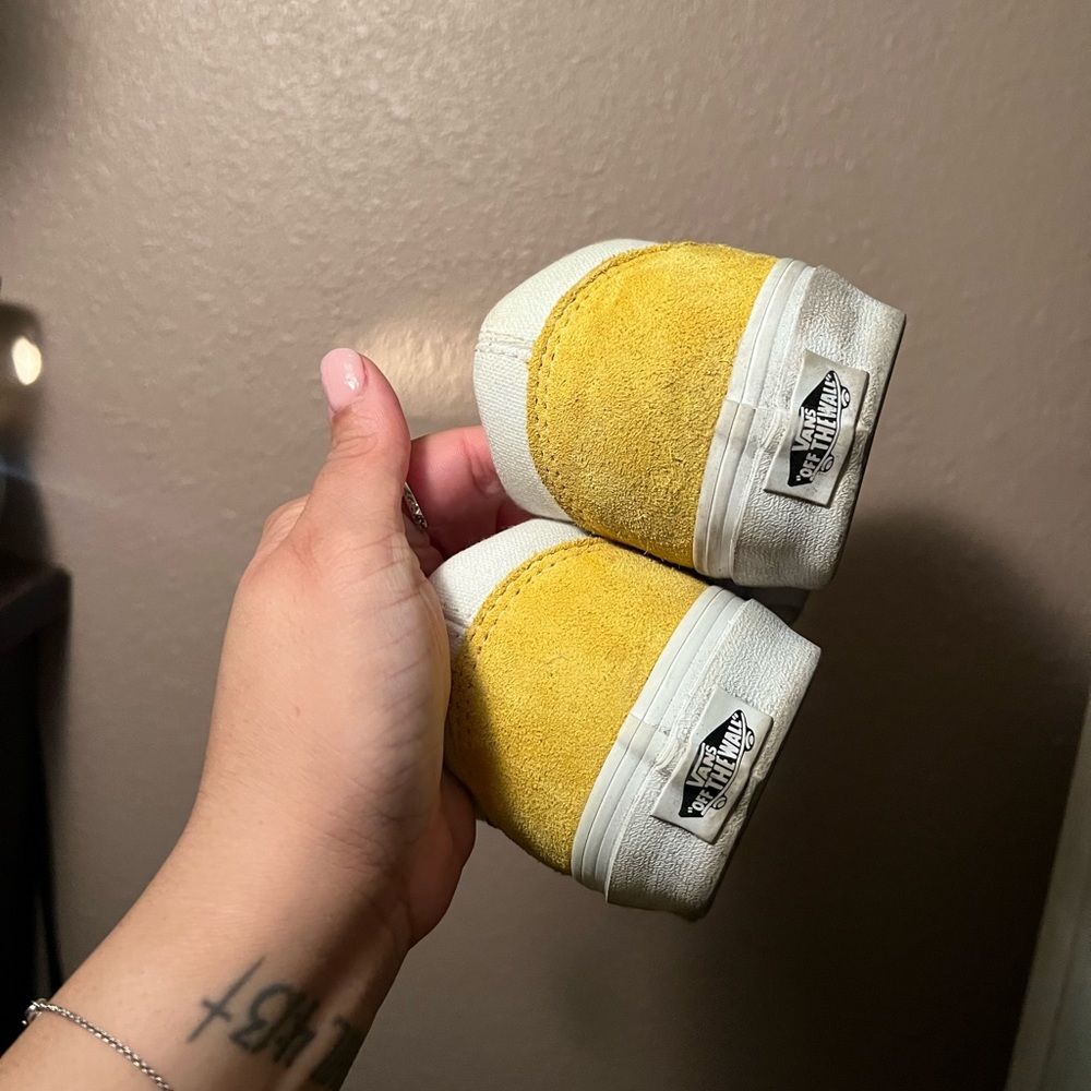 Vans - Picture 5 of 7